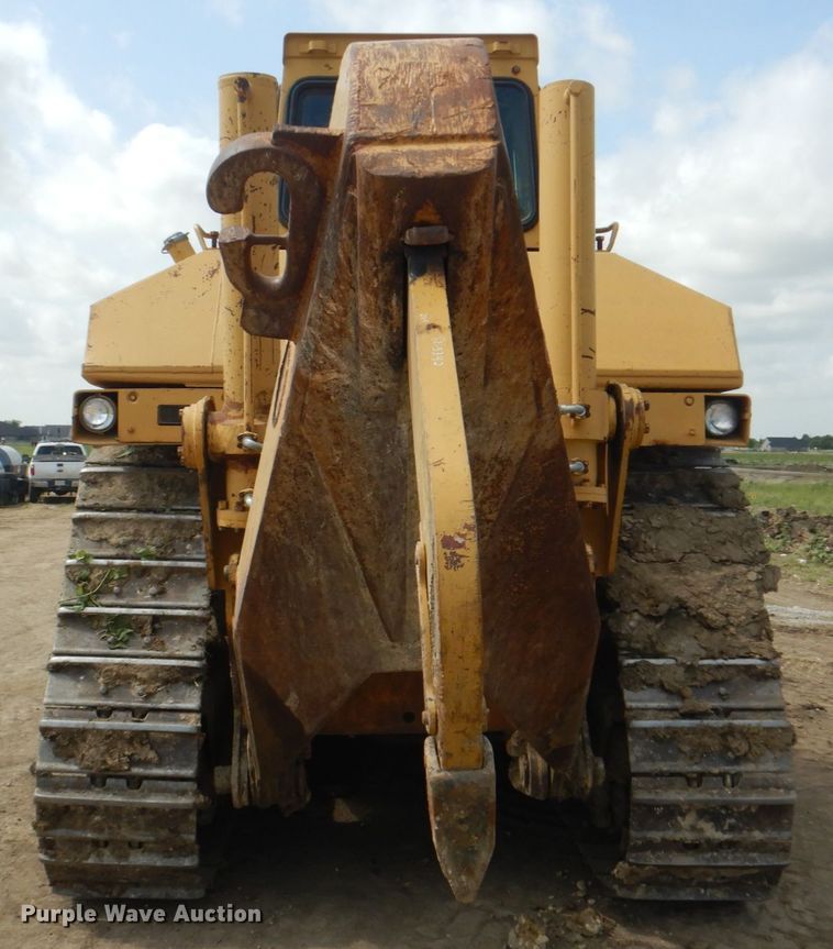 image for item DH7263 1984 Caterpillar D8L  dozer