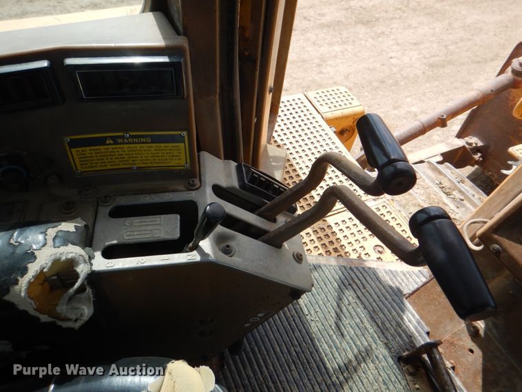 image for item DH7263 1984 Caterpillar D8L  dozer