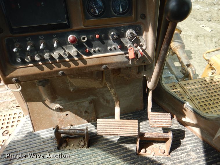 image for item DH7263 1984 Caterpillar D8L  dozer