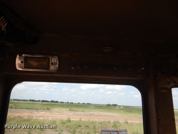 image for item DH7263 1984 Caterpillar D8L  dozer