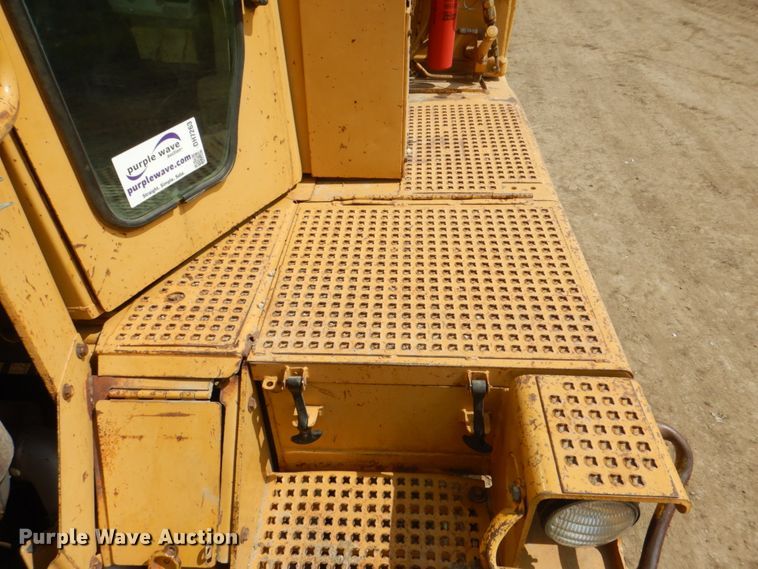 image for item DH7263 1984 Caterpillar D8L  dozer