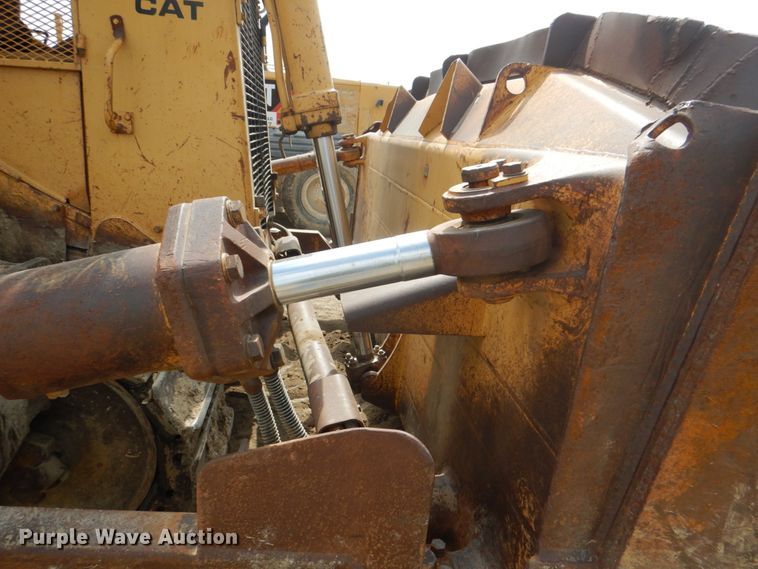 image for item DH7263 1984 Caterpillar D8L  dozer