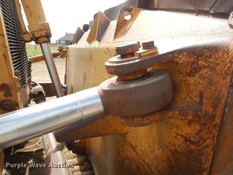 image for item DH7263 1984 Caterpillar D8L  dozer