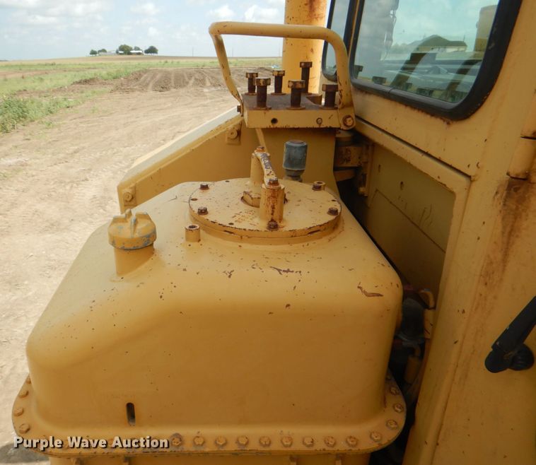 image for item DH7263 1984 Caterpillar D8L  dozer