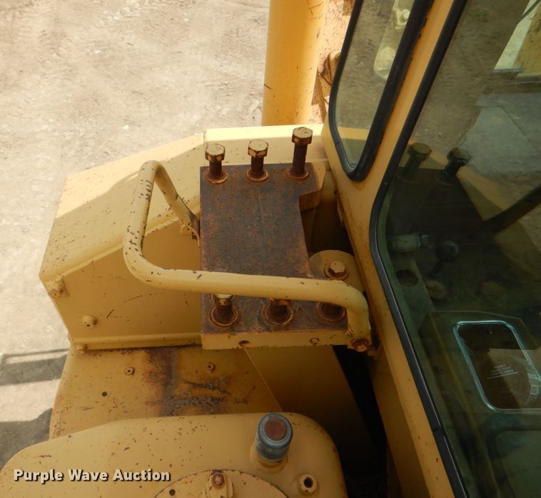 image for item DH7263 1984 Caterpillar D8L  dozer