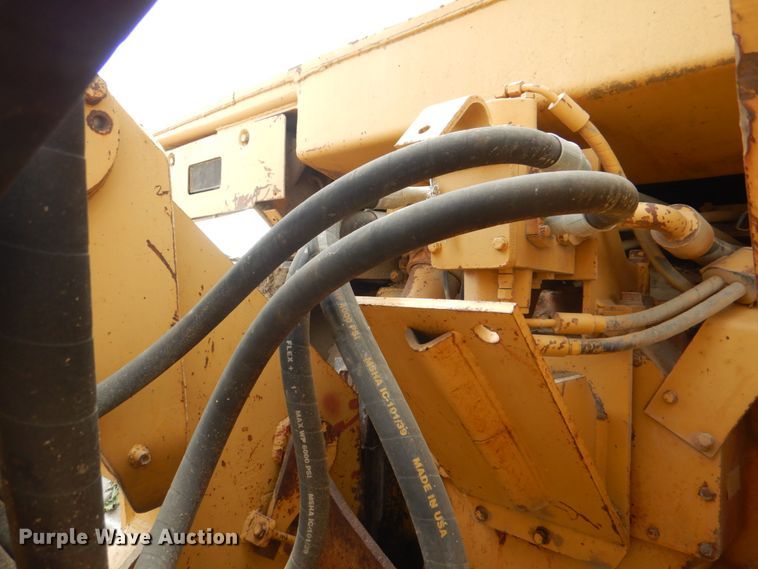 image for item DH7263 1984 Caterpillar D8L  dozer