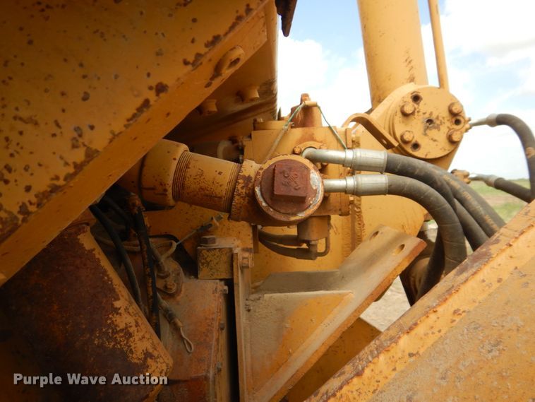 image for item DH7263 1984 Caterpillar D8L  dozer