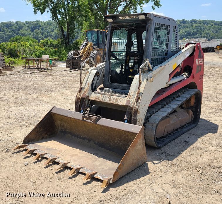image for item DI6096 2010 Takeuchi TL240  tracked skid steer loader