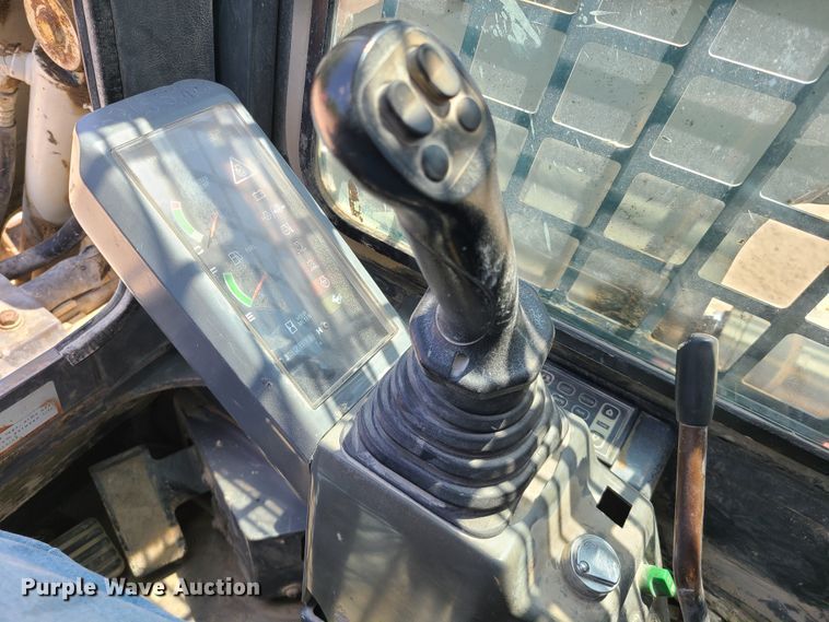 image for item DI6096 2010 Takeuchi TL240  tracked skid steer loader