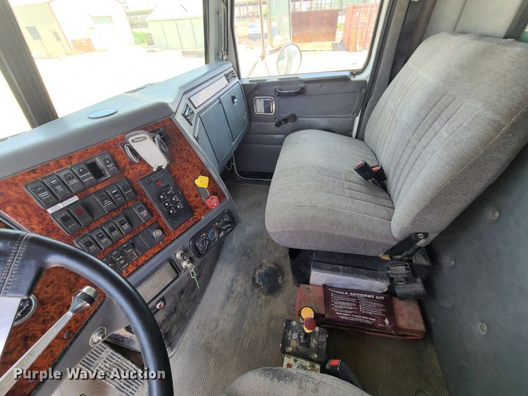 image for item DI6103 2006 Western Star 4900SA  dump truck