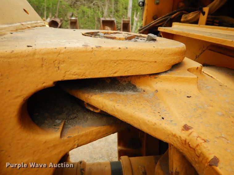 image for item DJ8740 2006 Case 325  haul truck