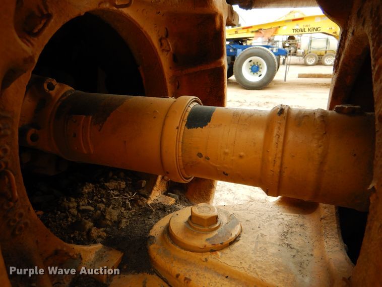 image for item DJ8740 2006 Case 325  haul truck