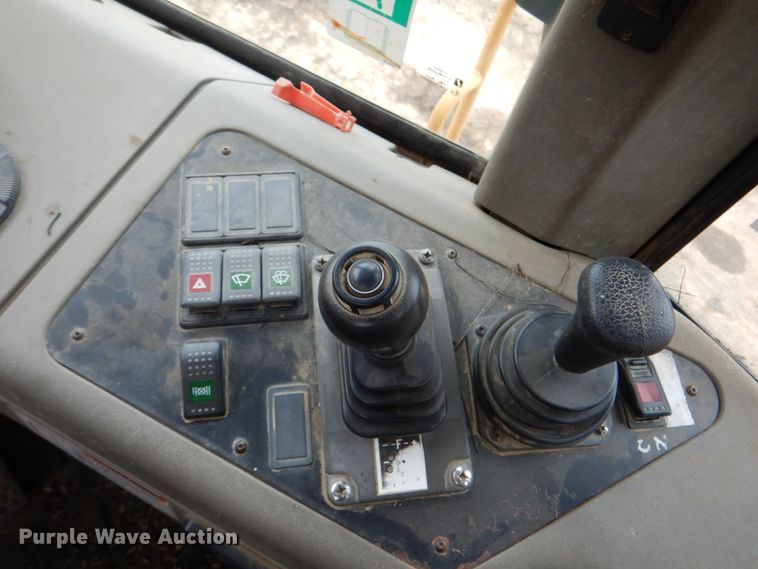 image for item DJ8740 2006 Case 325  haul truck