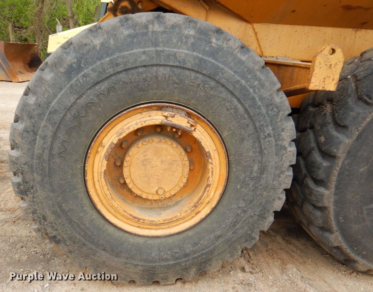 image for item DJ8740 2006 Case 325  haul truck