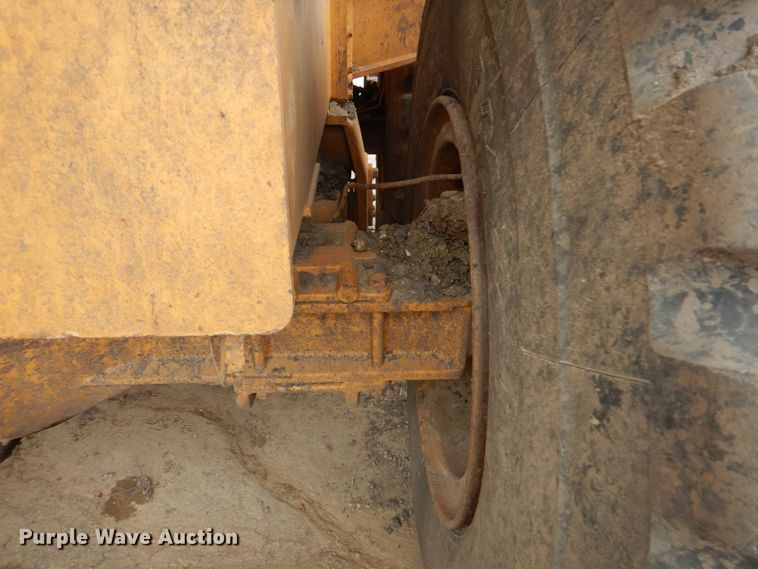 image for item DJ8740 2006 Case 325  haul truck