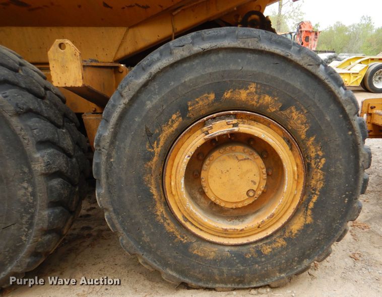 image for item DJ8740 2006 Case 325  haul truck