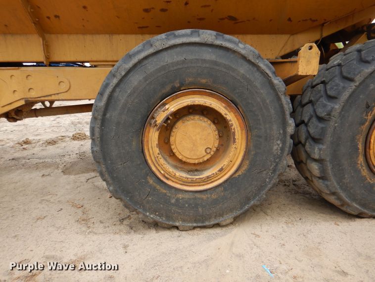 image for item DJ8740 2006 Case 325  haul truck