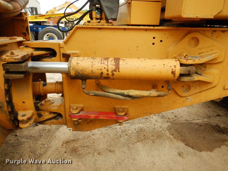 image for item DJ8740 2006 Case 325  haul truck