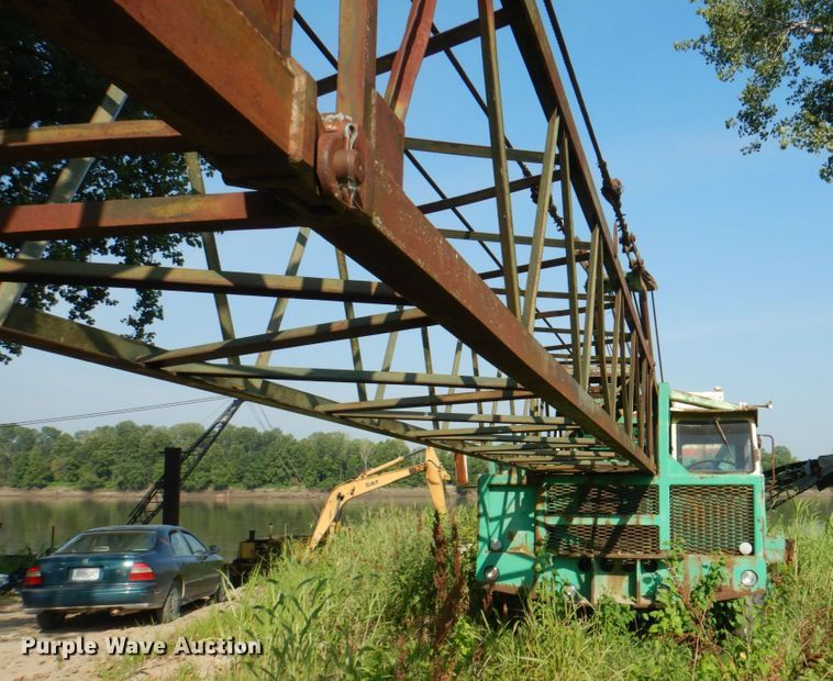 image for item DL0094 Bucyrus Erie 30-8  truck crane