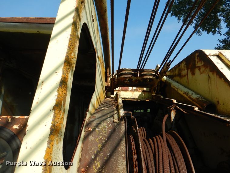 image for item DL0094 Bucyrus Erie 30-8  truck crane