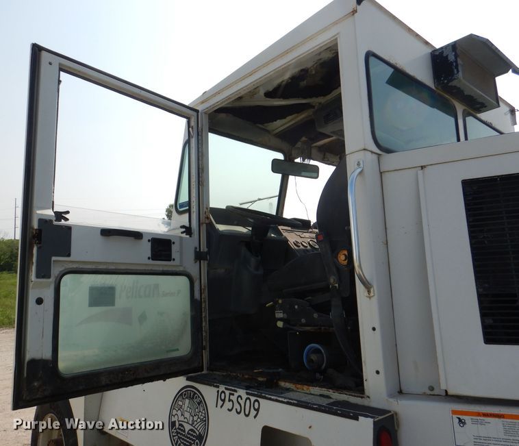 image for item DL3424 2002 Elgin Pelican Series P  street sweeper