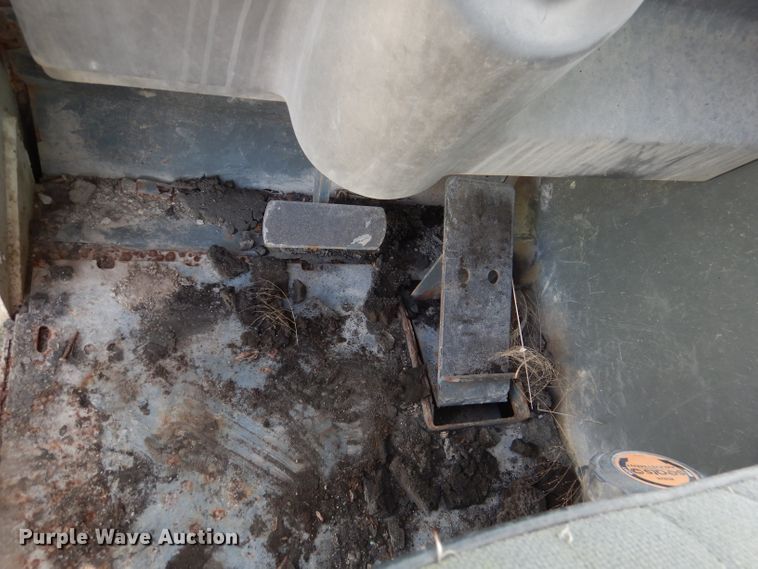 image for item DL3424 2002 Elgin Pelican Series P  street sweeper