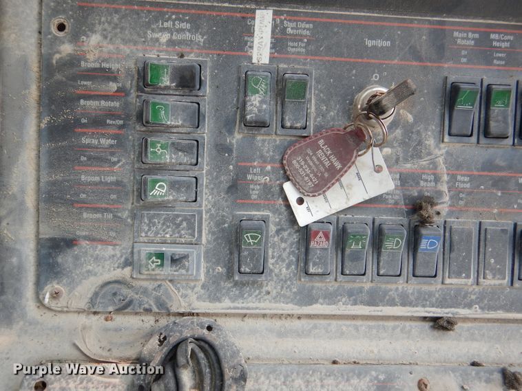 image for item DL3424 2002 Elgin Pelican Series P  street sweeper