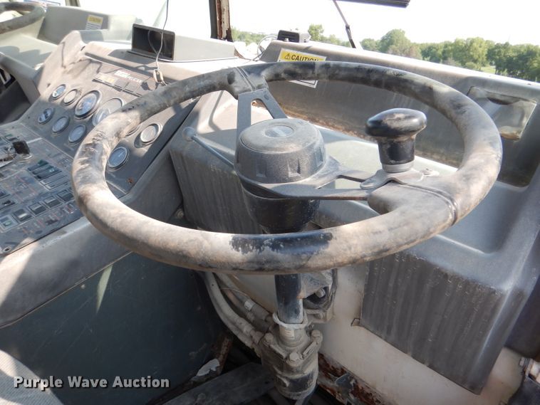 image for item DL3424 2002 Elgin Pelican Series P  street sweeper