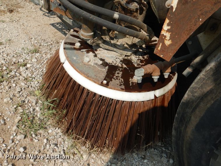 image for item DL3424 2002 Elgin Pelican Series P  street sweeper