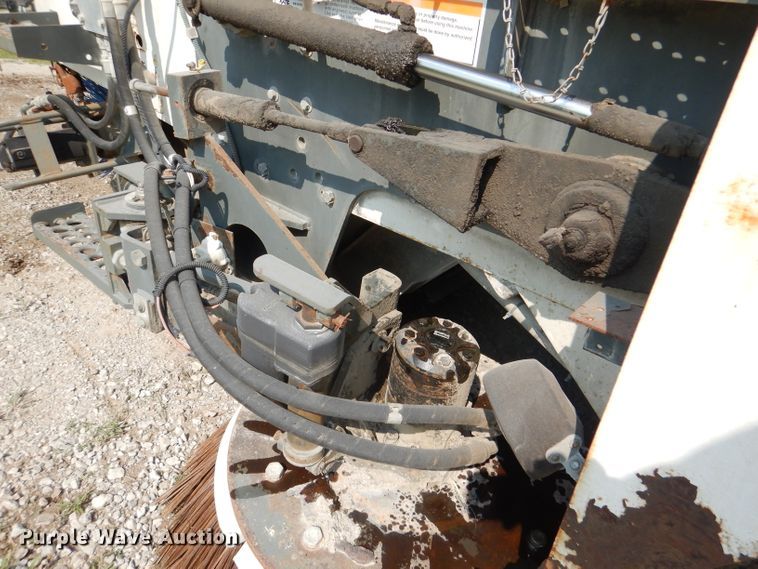 image for item DL3424 2002 Elgin Pelican Series P  street sweeper