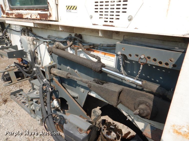 image for item DL3424 2002 Elgin Pelican Series P  street sweeper