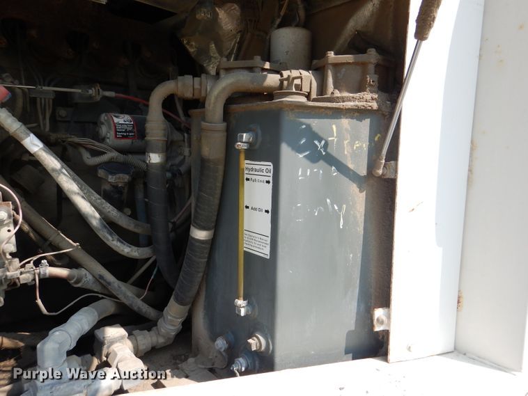 image for item DL3424 2002 Elgin Pelican Series P  street sweeper