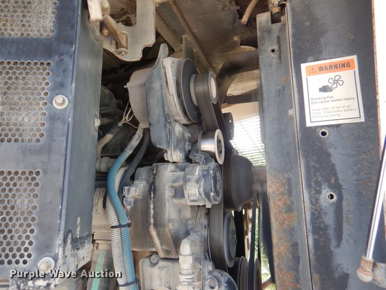 image for item DL3424 2002 Elgin Pelican Series P  street sweeper