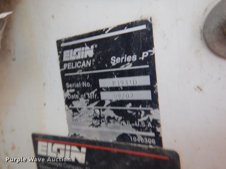 image for item DL3424 2002 Elgin Pelican Series P  street sweeper