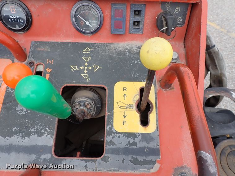 image for item DL7611 2006 Ditch Witch SK650  compact utility loader