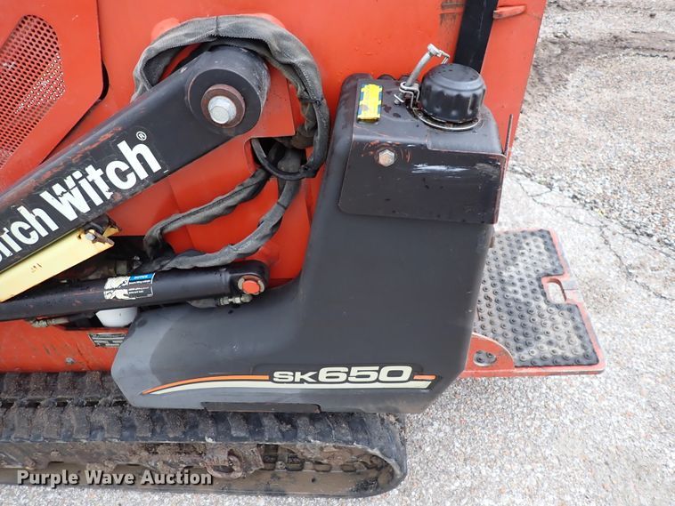 image for item DL7611 2006 Ditch Witch SK650  compact utility loader