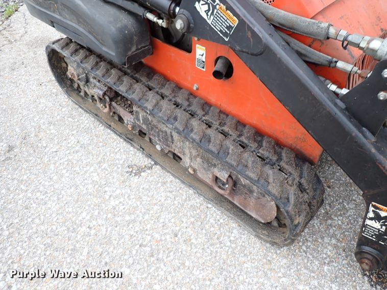 image for item DL7611 2006 Ditch Witch SK650  compact utility loader