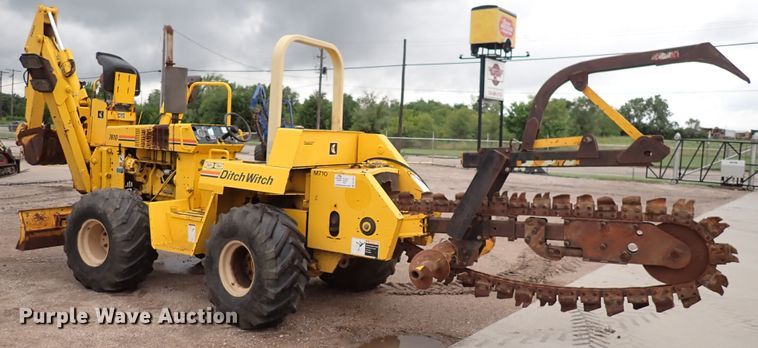 image for item DL7617 Ditch Witch 7610  trencher