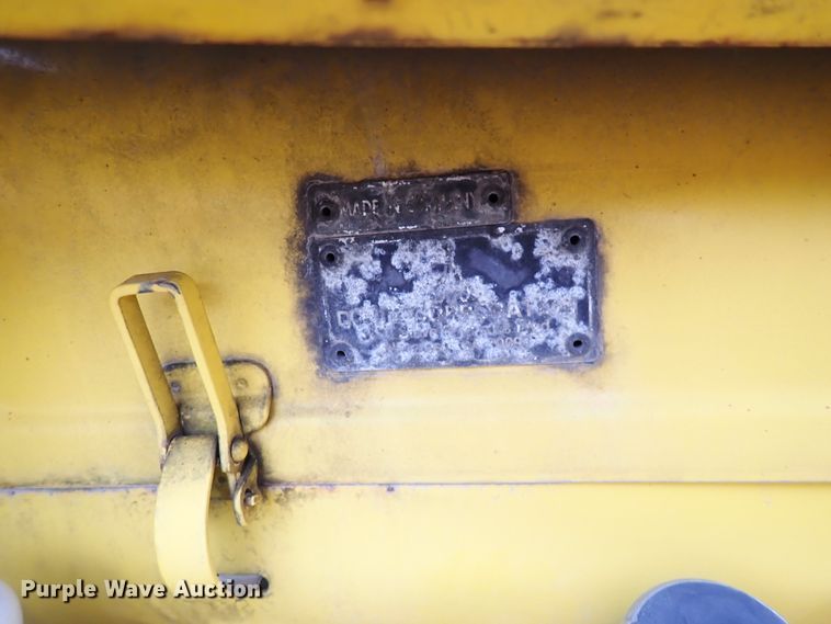 image for item DL7617 Ditch Witch 7610  trencher