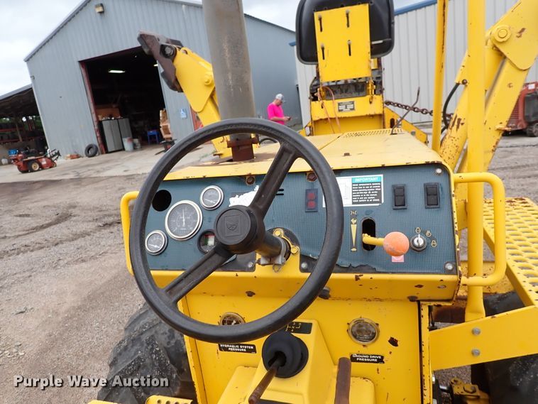 image for item DL7617 Ditch Witch 7610  trencher