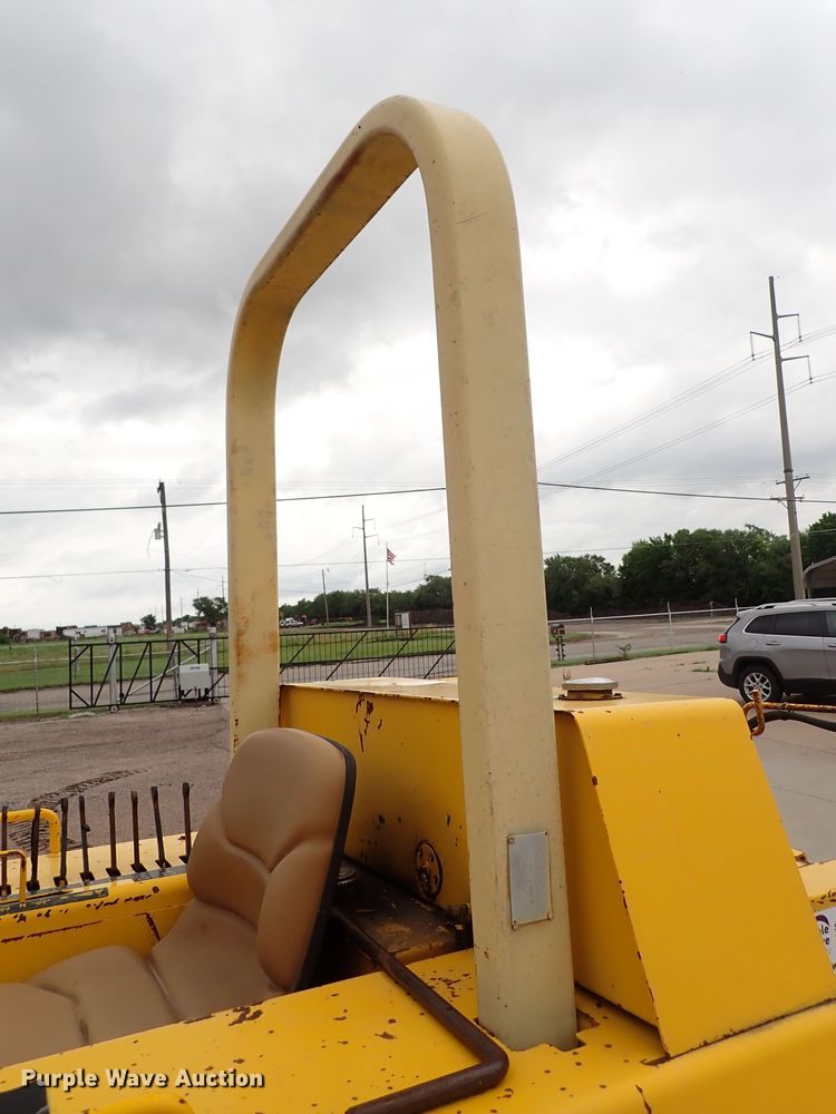 image for item DL7617 Ditch Witch 7610  trencher