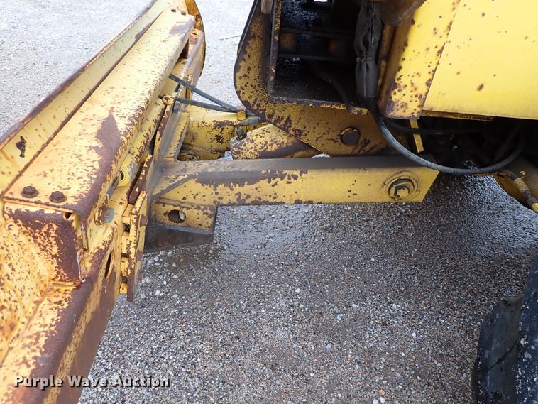 image for item DL7617 Ditch Witch 7610  trencher