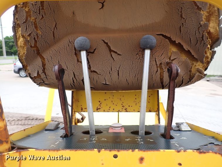 image for item DL7617 Ditch Witch 7610  trencher