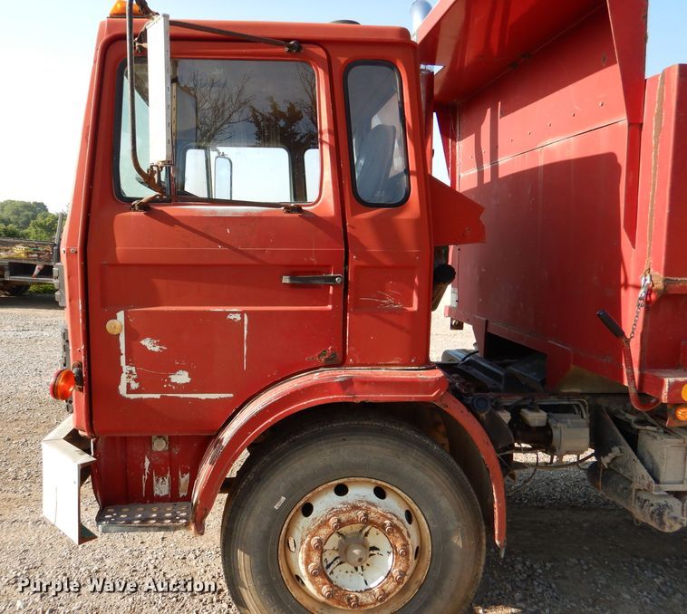 image for item DM0496 1987 Mack MS200P  dump truck
