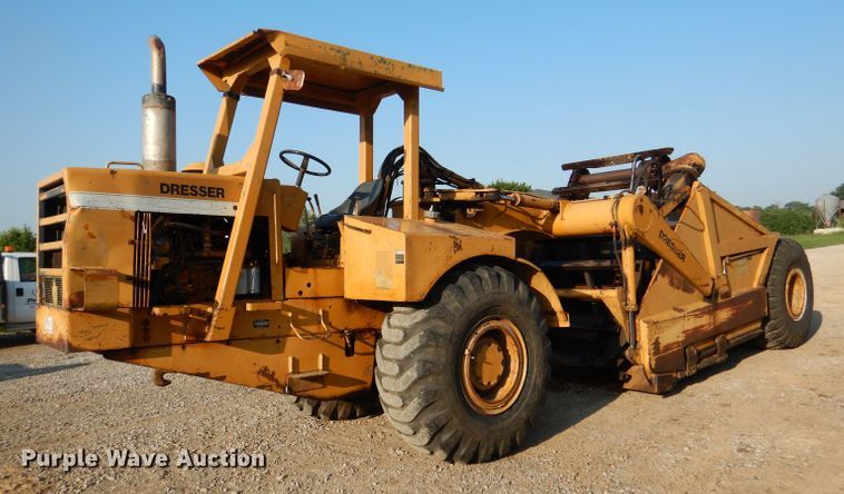 image for item DM0497 International 412B  elevating scraper