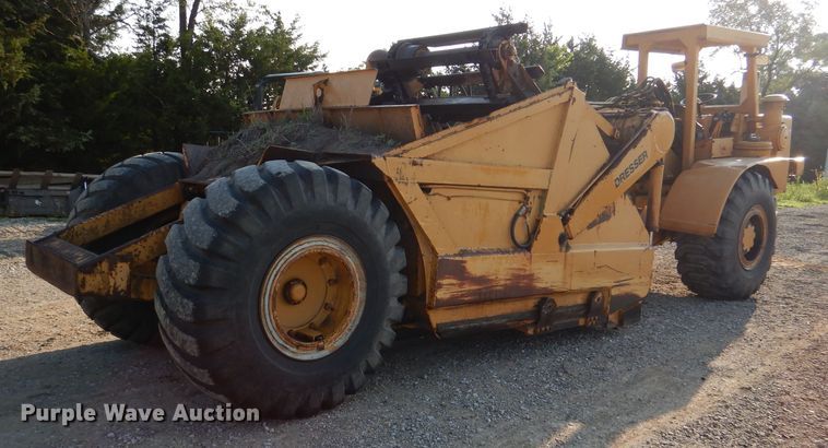 image for item DM0497 International 412B  elevating scraper