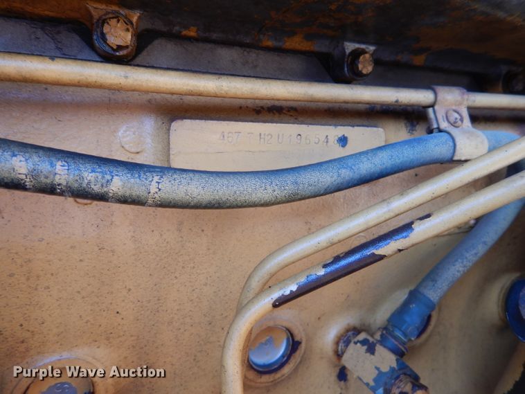 image for item DM0497 International 412B  elevating scraper