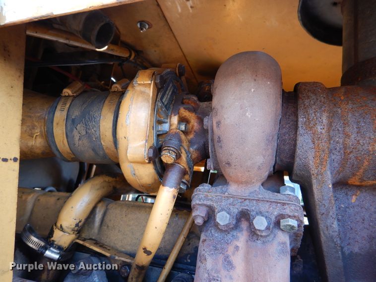 image for item DM0497 International 412B  elevating scraper