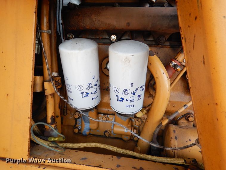 image for item DM0497 International 412B  elevating scraper