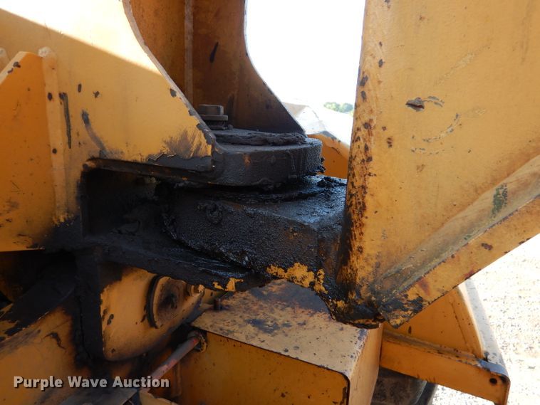 image for item DM0497 International 412B  elevating scraper